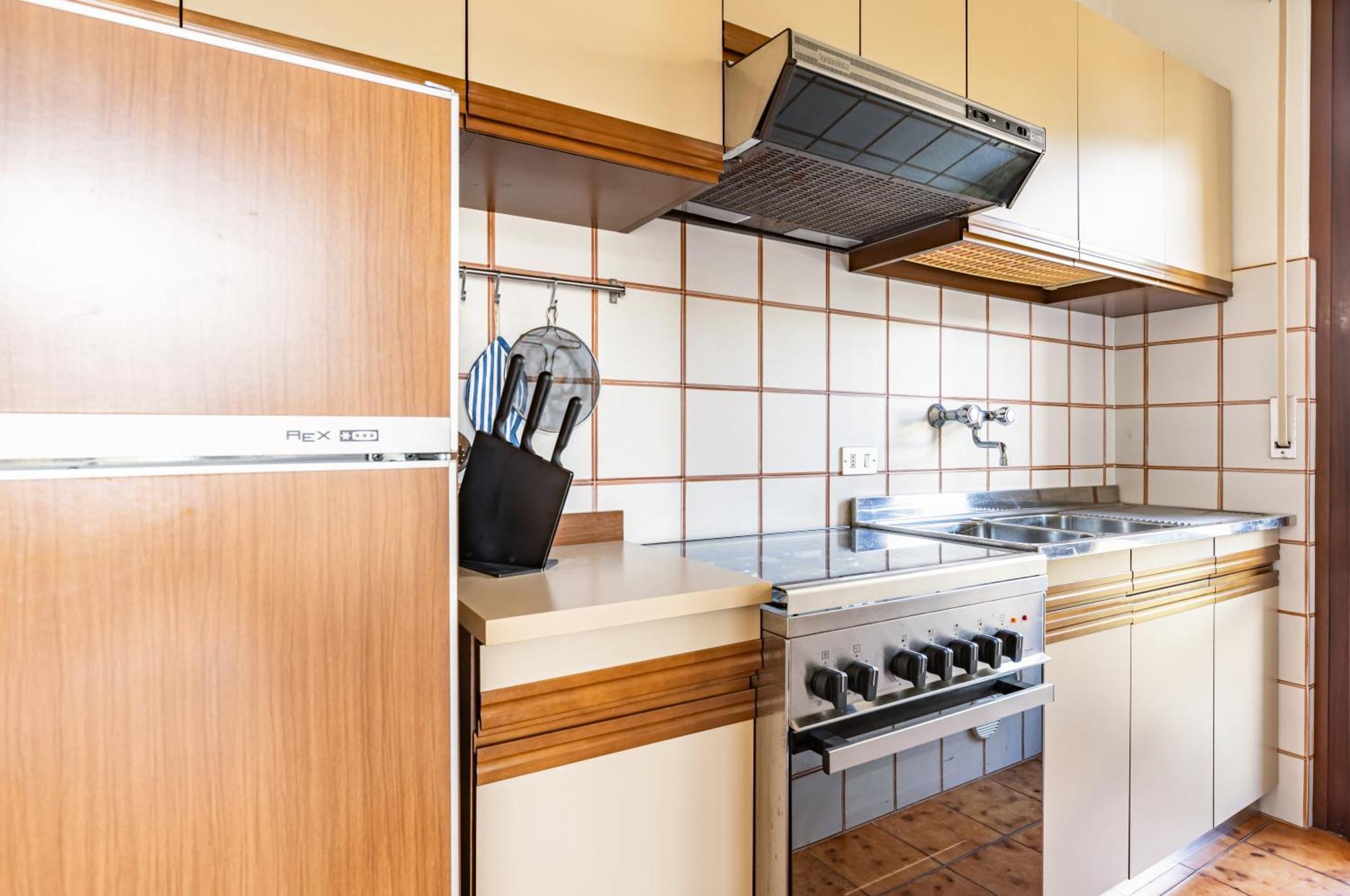 Comfy Apartment With Private Parking Near The Beach! Viareggio Buitenkant foto